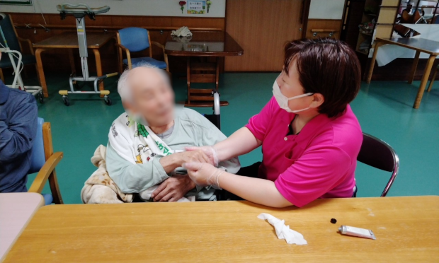 260623ハンドマッサージ3